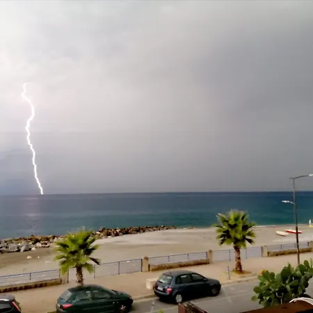 Un Terrazzo Sul Tirreno Hébergement de vacances *